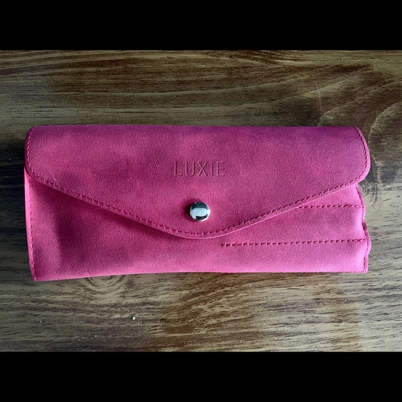 High end makeup! Most never used and some only tested!! - Picture 3 of 16